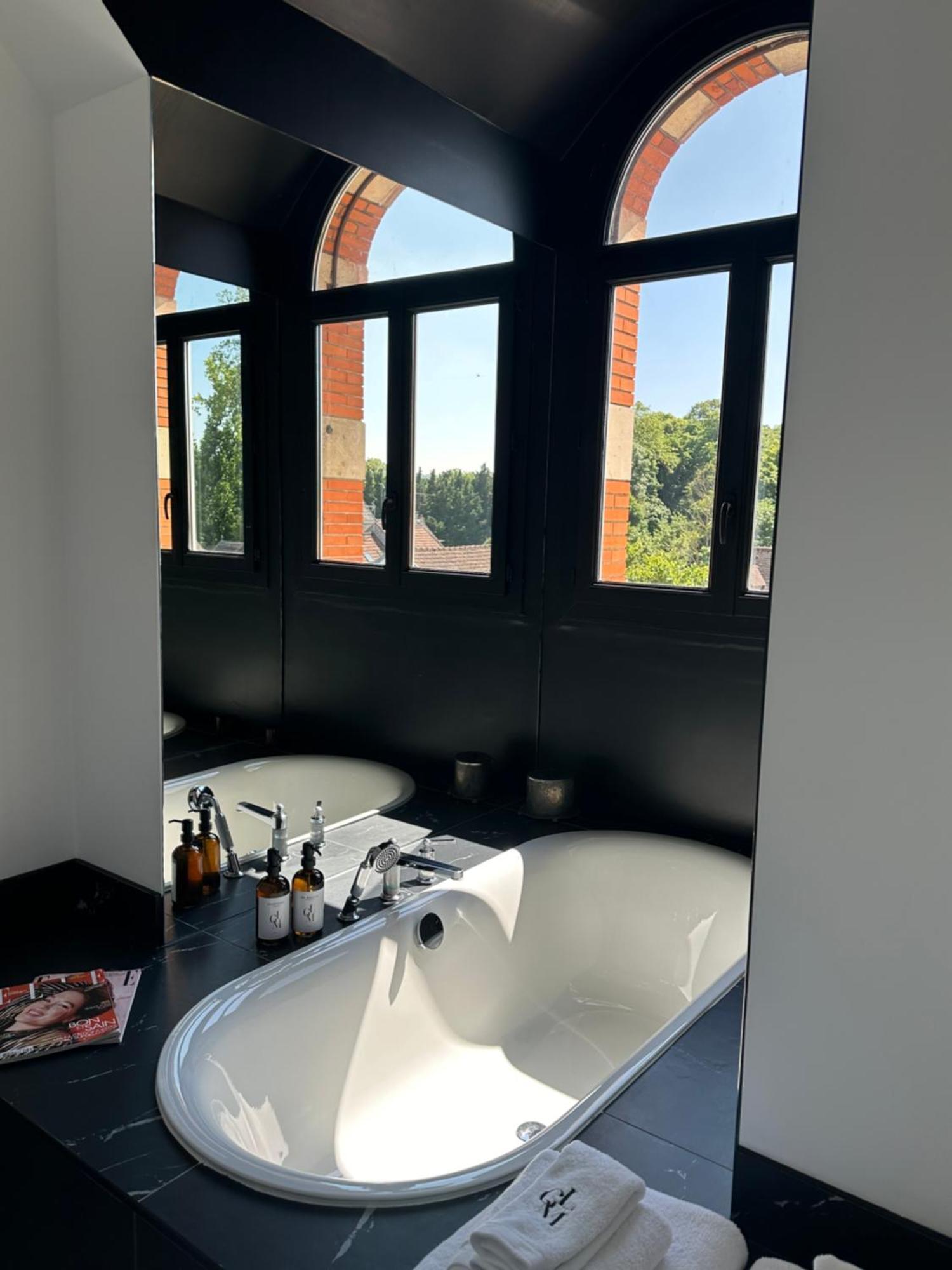 La Grande Maison Lgm Lesches Zewnętrze zdjęcie